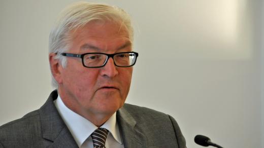 Ze současných německých politiků je nejlépe hodnocen sociálnědemokratický spolkový ministr zahraničí Frank-Walter Steinmeier