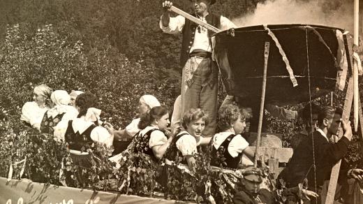 Hrádecký rynik se dochoval pouze na staré fotografii