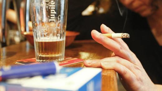 Alkoholička. Ilustrační foto