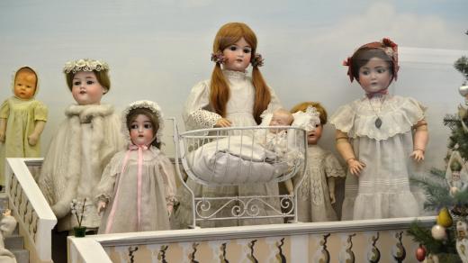 Panenky v životní velikosti si mohly dovolit jen bohaté děti