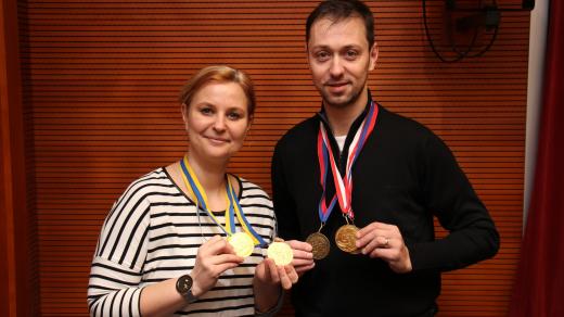 Florbalový rozhodčí Petr Černý s moderátorkou Tamarou Peckovou