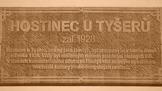 Po Houtyši na Hanspaulace zůstala jen vzpomínková deska