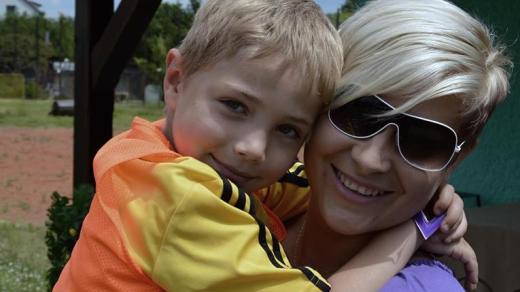 Fotbalová rozhodčí Michaela Šichevičová se svým synem