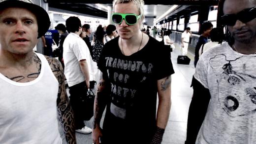 Hodinová nálož The Prodigy variací na Smack My Bitch Up je předvídatelná asi jako filmy Bena Stillera