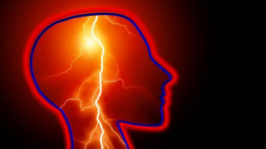 Díky modernímu vyšetření magnetickou rezonancí bylo zjištěno, že v mozku probíhá i během zdánlivé nečinnosti těla při spánku velmi koordinovaná aktivita