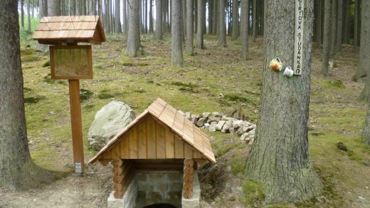 Čertova studánka (Třebíčsko) leží hned vedle Březinovy cesty