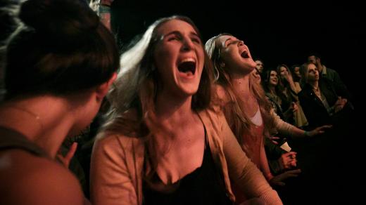 Euforické publikum na Foxygen v MeetFactory