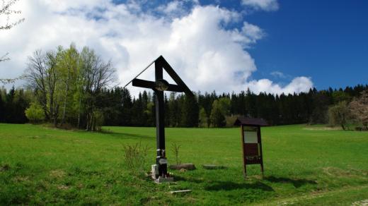 Na místě někdejší kaple sv. Josefa dnes stojí kříž