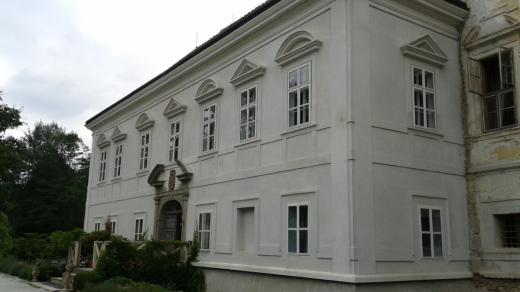 Radíč je stále v procesu rekonstukce, otevřené místnosti ale návštěvníka přivítají v plné kráse