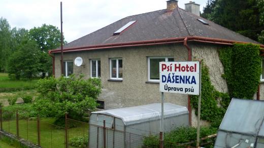 Jihlavský psí hotel je na okraji města