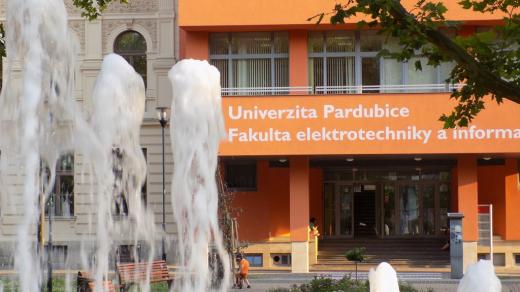 Univerzita Pardubice, Fakulta elektrotechniky a informatiky. Pardubice