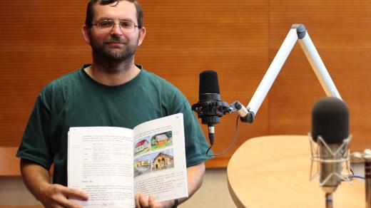 Na tvorbě kroniky Martina Šikulu jako výtvarníka lákala myšlenka ručního psaní a ilustrací