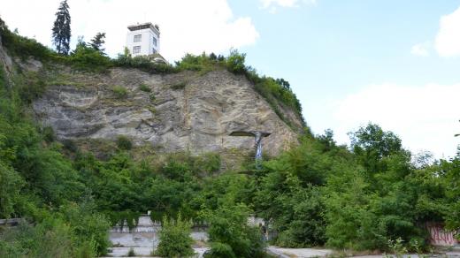 Barrandovské skály, bývalý plavecký bazén a Terasy Barrandov