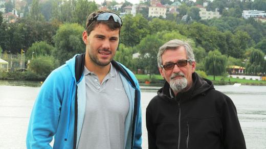 Kanoista Josef Dostál a moderátor František Mifek