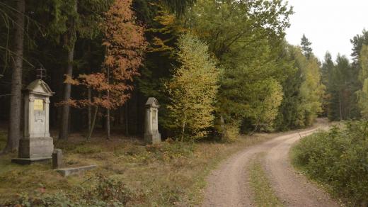 Křinice, začátek Křížové cesty
