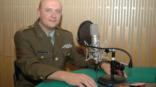 Plukovník Jaroslav Knichal, hlavní kaplan Armády ČR, ve studiu Českého rozhlasu