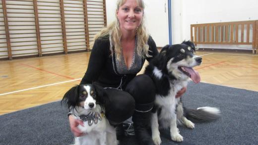 Monika Rezlerová a její fenky Keysi a Eimmy