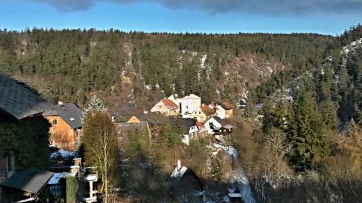Přestože je Rabštejn nad Střelou městečko malinké, může se pochlubit celou řadou památek. Nachází se tu historický most, zámek, židovský hřbitov, kostel, klášter i loretánská kaple. Nově je tu také muzeum věnované místní historii, přírodě a myslivosti