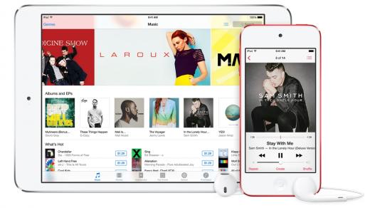 Když Steve Jobs před patnácti lety ohlašoval start služby iTunes, hudební průmysl stál na počátku hluboké krize