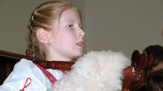 Dudačka. Účastnice soutěže ve zpěvu lidových písní z roku 2006