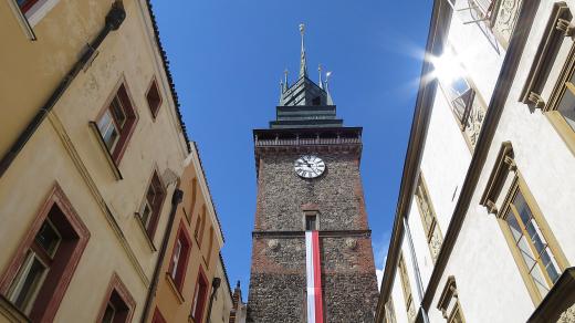Zelená brána dostala své jméno podle barvy zoxidované měděné střechy