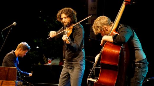 Gjermund Larsen Trio