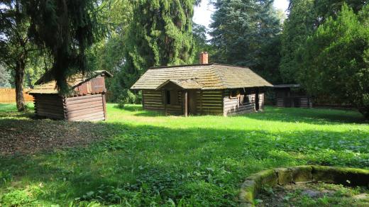 Děti knížecího rodu Auerspergů měly svoje vlastní hospodářství, chalupu, seník, stáj i kurník