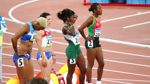 Běžkyně na 100m na olympiádě v roce 2008