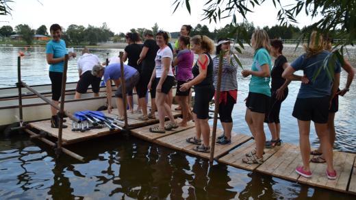 Dračí lodě, nastupování