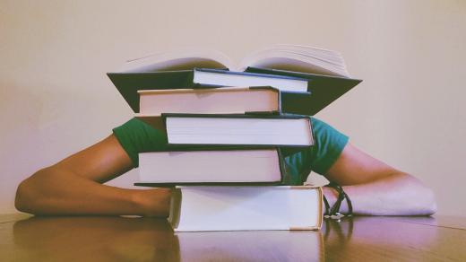 Studium - studenti - školné - poplatky 