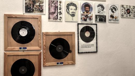W. Matuška nahrál desítky LP a single desek, první byla v roce 1960 píseň Souvenier