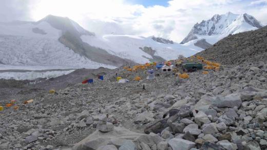 Pod Čo Oju, ve výšce 5700m
