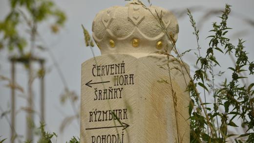 Obnovený mezní kámen U koruny