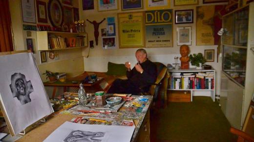 U malíře a grafika, vášnivého dýmkaře, milovníka poezie a jazzu Miloše Petery