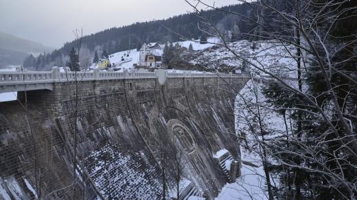První přehrada na Labi