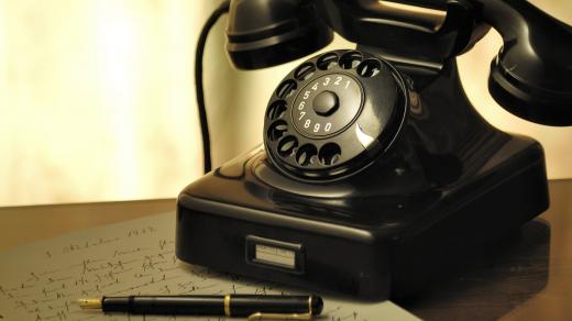 Starý telefon