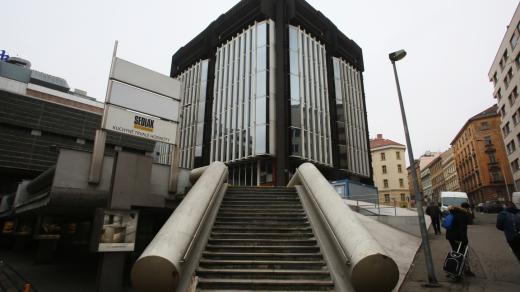 Budova Transgasu a její okolí u Vinohradské třídy
