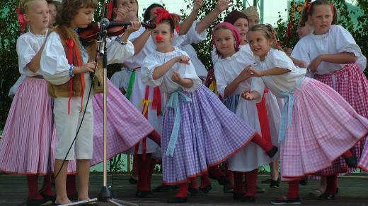 Folklorní soubor Sluníčko v roce 2005