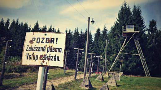 Totalita, státní hranice, zakázané pásmo