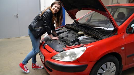 ​Michaela Loubová z Pohledce, automechanička