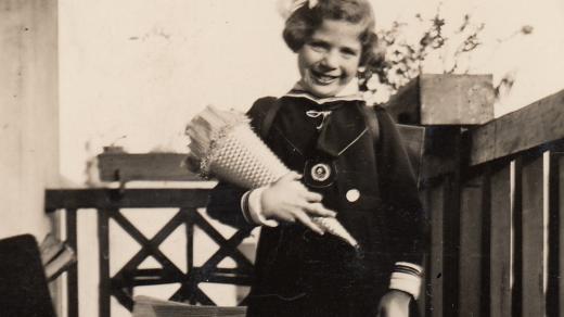 Eva Erbenová-Loevidt první den ve škole, Podmokly 1936