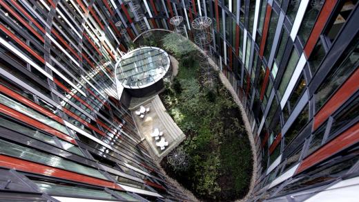 Atrium uvnitř budovy