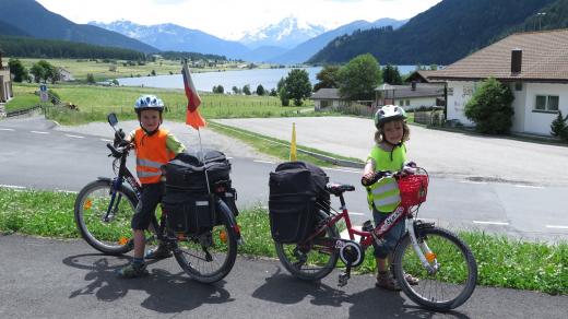 Rodina Zigáčkových cestuje na kole po Evropě (do Benátek)
