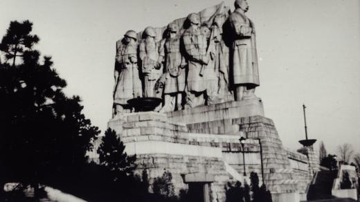 Stalinův pomník