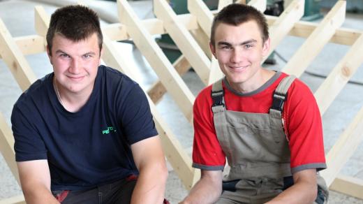 Lukáš Míchal a Václav Prokopec, mladí tesaři