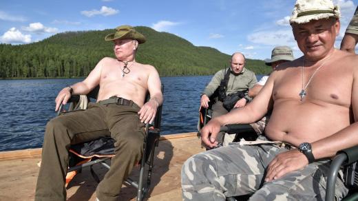 Vladimir Putin si užívá dovolenou s ministrem obrany Sergejem Šojguem.