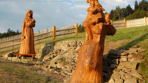 Syn Jurajko v pozadí Barbora