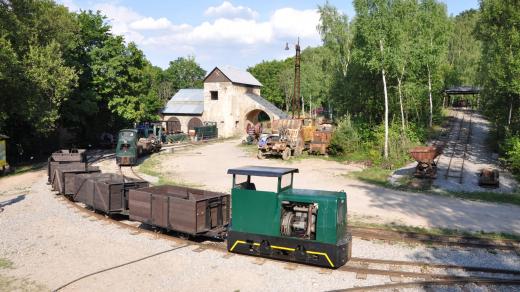 Hornický skanzen Solvayovy lomy se nachází v Českém krasu nedaleko středočeského Berouna