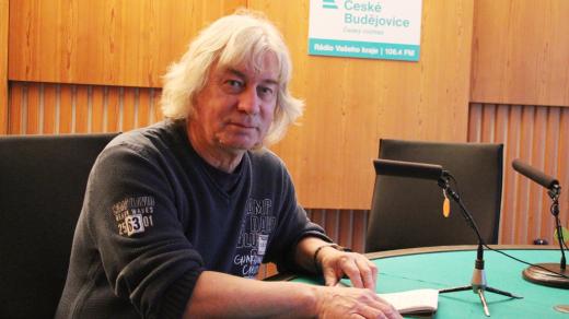 Pavel Žalman Lohonka vybírá pro seriál Českého rozhlasu České Budějovice nejlepší nahrávky své hudební kariéry a sám je komentuje