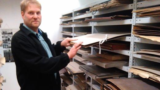 Stavba nové divadelní budovy se v Českých Budějovicích plánovala mnohokrát. Dokazuje to řada projektů a výkresů, které se dochovaly v archivu